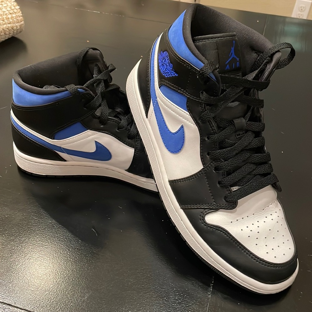 Nike Air Jordan Mid Rise